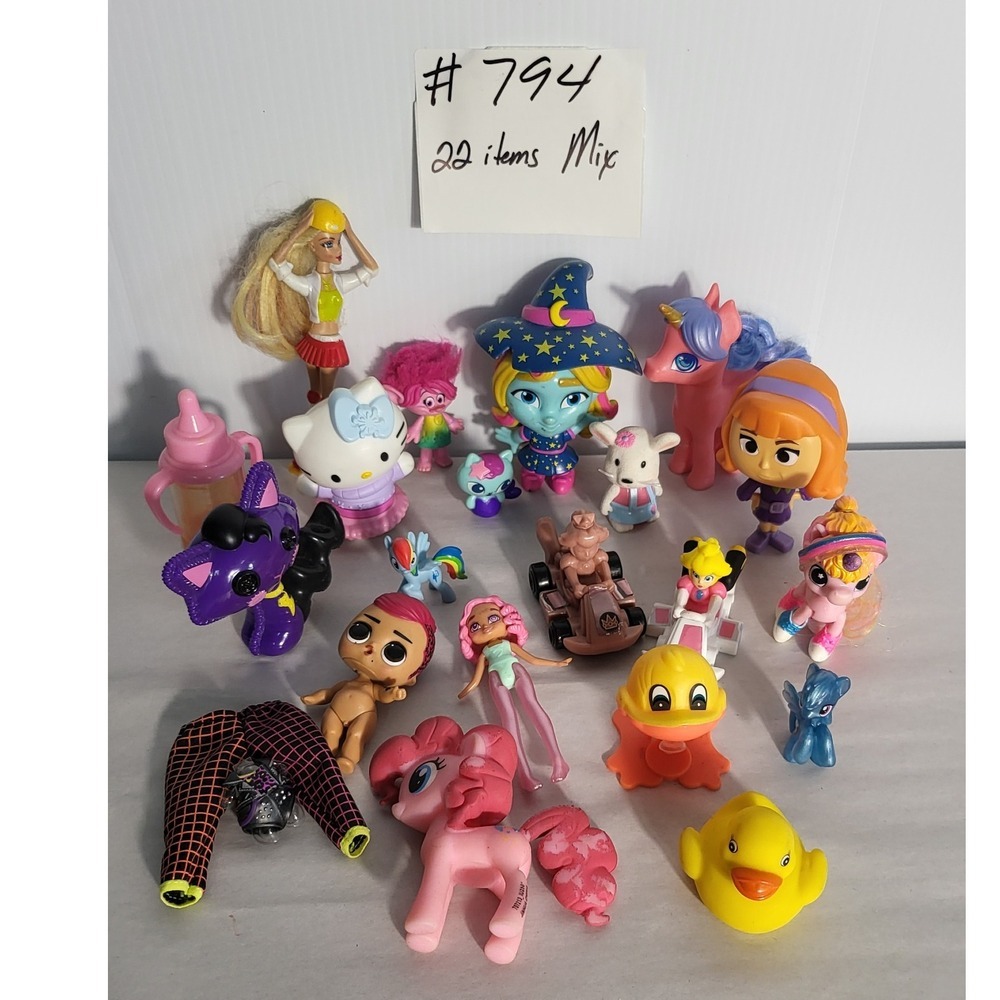 22 Piece Toy Lot Doll Figure Playset Barbie Hello Kitty My Little‎ Pony Troll - Picture 5 of 5